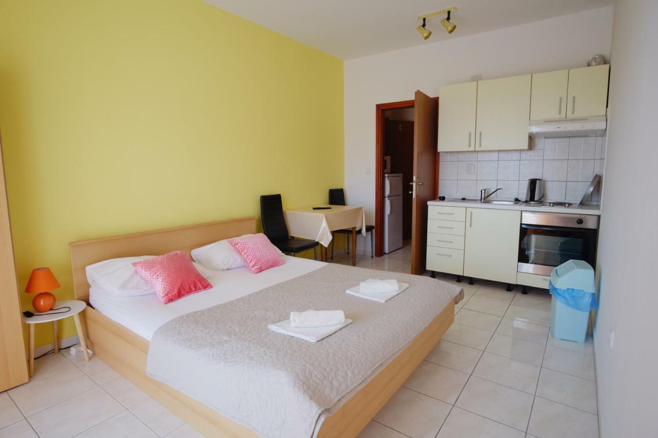 Apartment Gordana Драге Екстер'єр фото