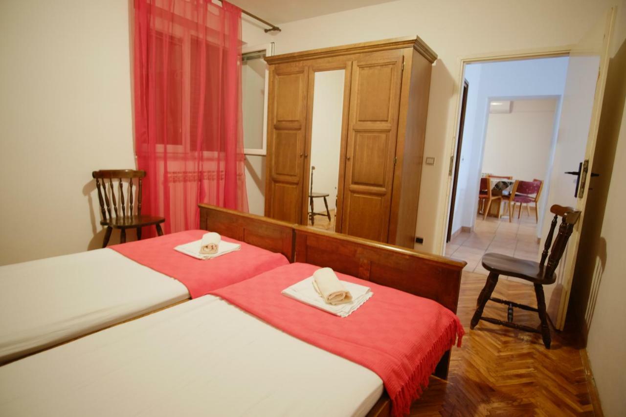 Apartment Gordana Драге Екстер'єр фото