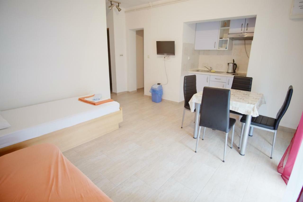 Apartment Gordana Драге Екстер'єр фото