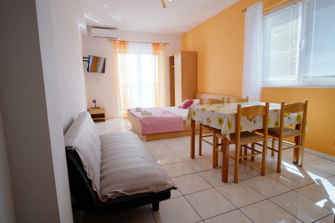 Apartment Gordana Драге Екстер'єр фото